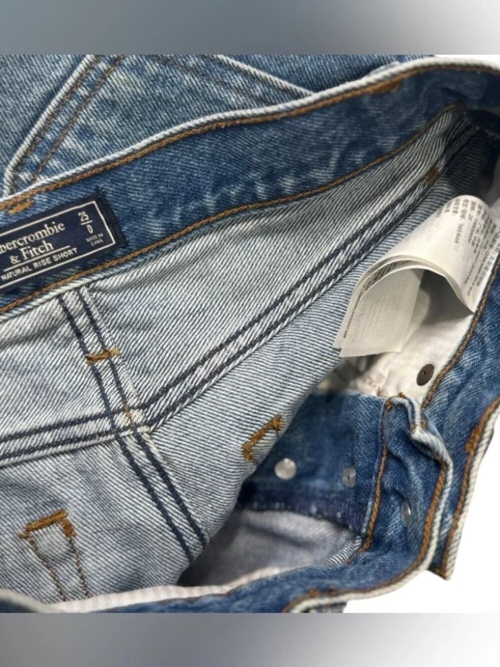 ABERCROMBIE & FITCH - High waisted Button Fly Washed light blue 25 / 0 - Picture 2 of 5